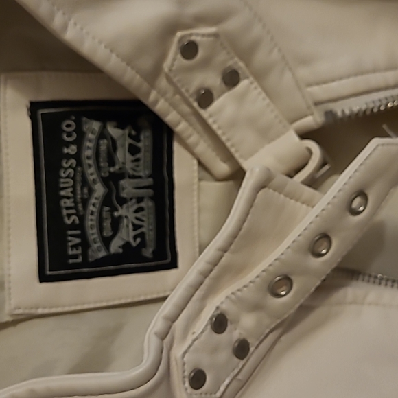Levis White Faux Leather Jacket - Picture 3 of 8